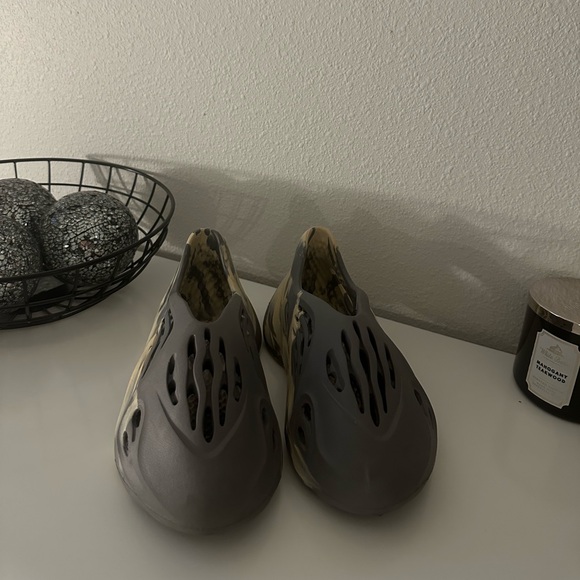 yeezy foam runner moon grey - Picture 3 of 3